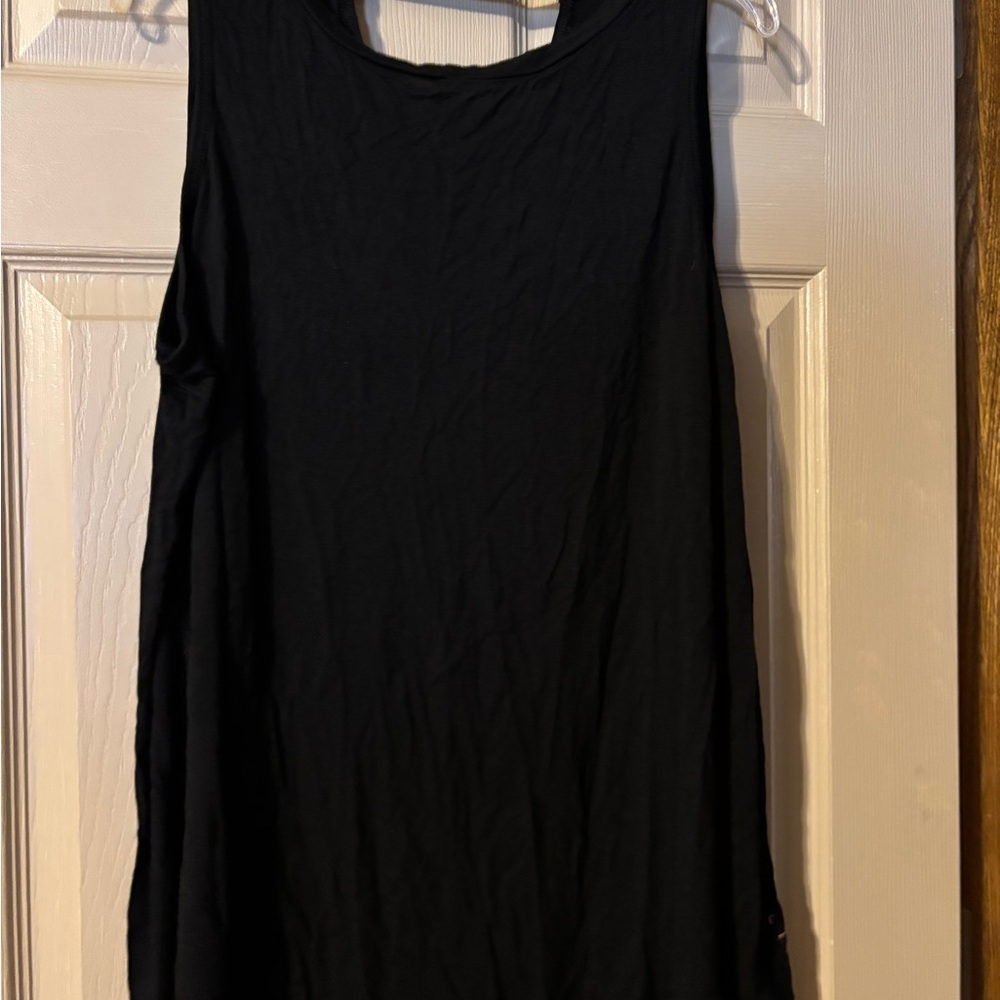 LIVI Black Sleeveless Women's Top